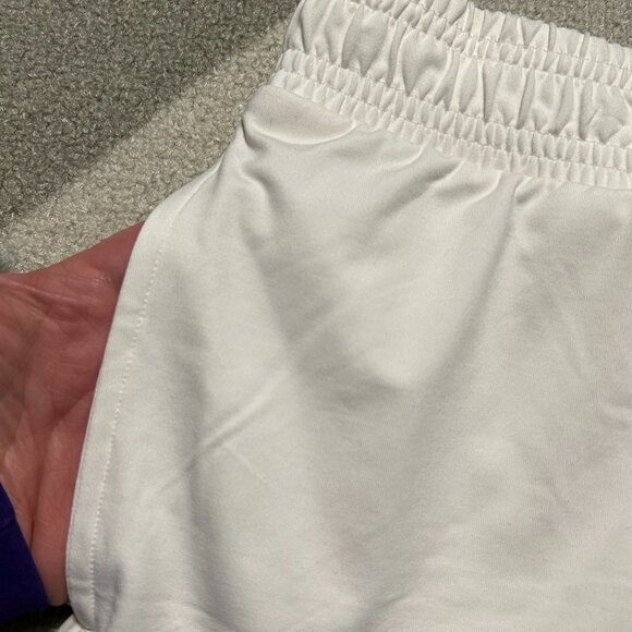 NWT All in Motion Cream Soft Stretch Shorts Women's Size L - Picture 3 of 9